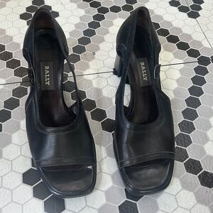 VINTAGE BALLY BLACK HEELS
